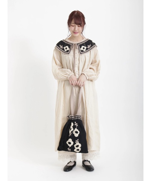 Samansa Mos2（サマンサ モスモス）の「さがら刺繍付け襟（ストール/ショール・レディース・キナリ/ベージュ/ブラック・ﾌﾘ-）」の13枚目の写真
