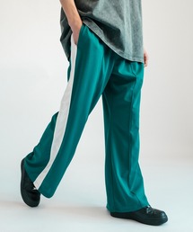 梨地 サイドラインワイドフレアトラックパンツ