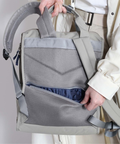 anello（アネロ）の「【anello】アネロ　キャビントート型リュック 2WAY（バックパック/リュック・レディース・グレイッシュベージュ/ダークブラック/ネイビー・FREE）」の8枚目の写真