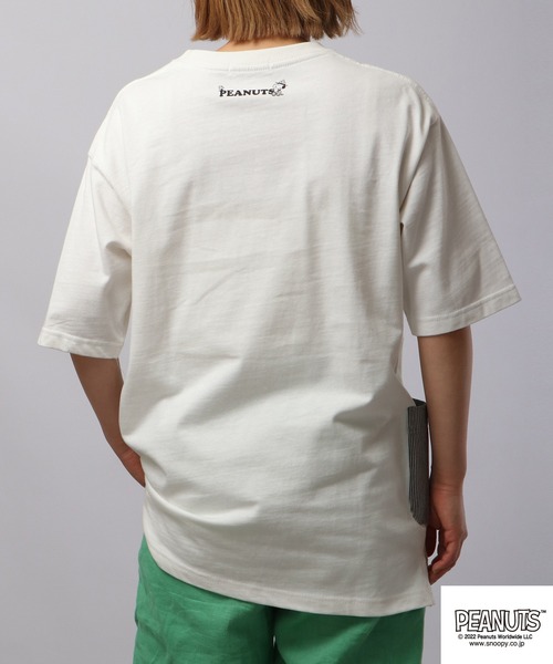 PEANUTS(ピーナッツ)の「PEANUTS スヌーピー ドロップショルダー ヘビーウェイト 切り替え Tシャツ(Tシャツ/カットソー・レディース・ベージュ/チャコール/グレー・S/M/L)」の7枚目の写真