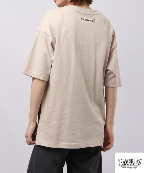 PEANUTS(ピーナッツ)の「PEANUTS スヌーピー ドロップショルダー ヘビーウェイト 切り替え Tシャツ(Tシャツ/カットソー・レディース・ベージュ/チャコール/グレー・S/M/L)」の17枚目の写真