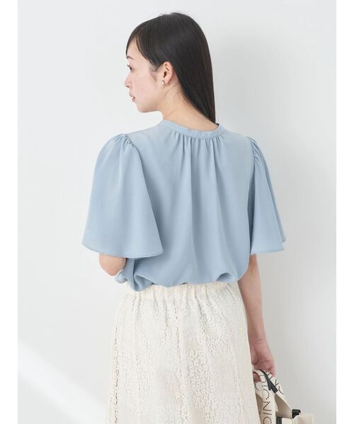 earth music&ecology(アースミュージックアンドエコロジー)の「2WAYフレアスリーブブラウス(シャツ/ブラウス・レディース・オフホワイト/サックスブルー/ピンク/ドット・FREE)」の22枚目の写真