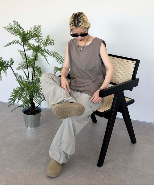 sedacle(セダクル)の「オーバーシルエット刺繍タンクトップ(タンクトップ・メンズ・オフホワイト/ブラック/チャコールグレー・MEDIUM/LARGE)」の13枚目の写真