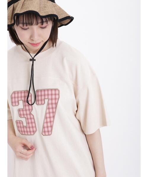 Samansa Mos2(サマンサ モスモス)の「ロゴアップリケTシャツ(Tシャツ/カットソー・レディース・オフホワイト/キナリ/チャコールグレー・F)」の2枚目の写真