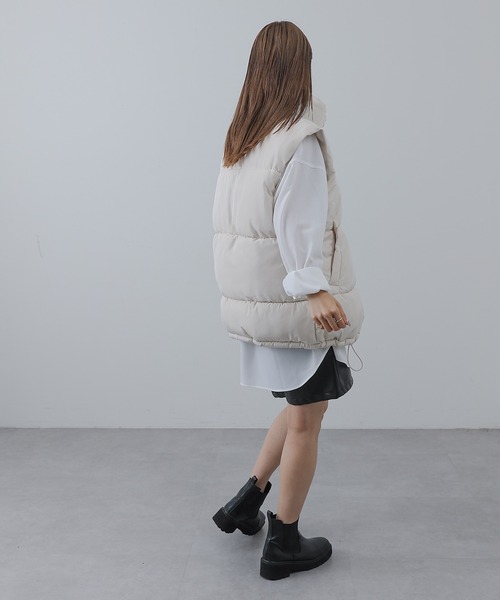 COLONY 2139(コロニートゥーワンスリーナイン)の「中わたオーバーベスト(ダウンベスト・レディース・アイボリー/ブラック・FREE)」の22枚目の写真