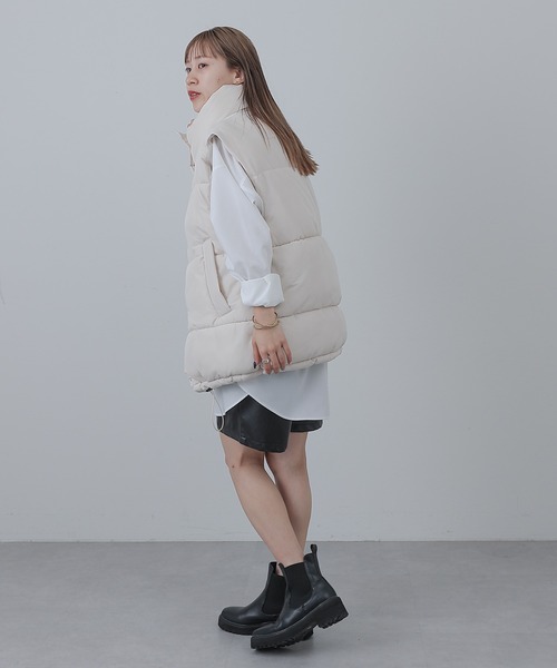 COLONY 2139(コロニートゥーワンスリーナイン)の「中わたオーバーベスト(ダウンベスト・レディース・アイボリー/ブラック・FREE)」の20枚目の写真