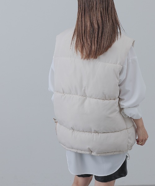 COLONY 2139(コロニートゥーワンスリーナイン)の「中わたオーバーベスト(ダウンベスト・レディース・アイボリー/ブラック・FREE)」の16枚目の写真