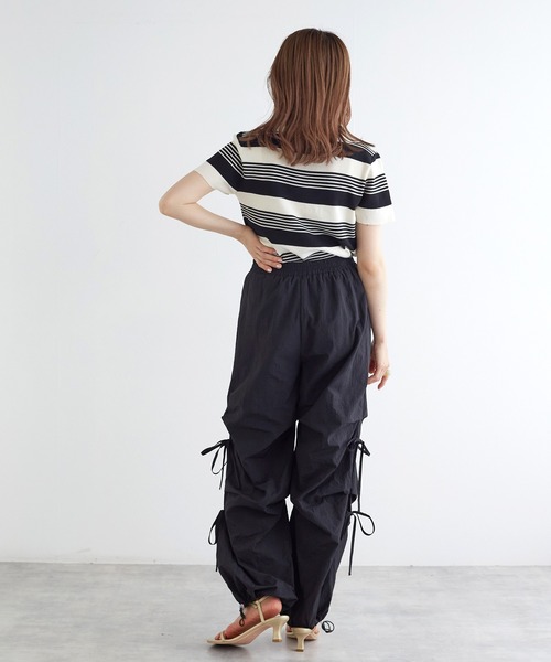 w closet(ダブルクローゼット)の「スキッパーランダムボーダーポロニット(ポロシャツ・レディース・ホワイト×ブラック/ピンク・FREE)」の12枚目の写真