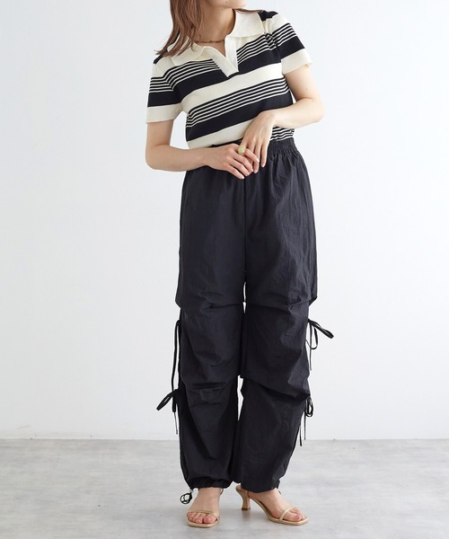 w closet(ダブルクローゼット)の「スキッパーランダムボーダーポロニット(ポロシャツ・レディース・ホワイト×ブラック/ピンク・FREE)」の13枚目の写真