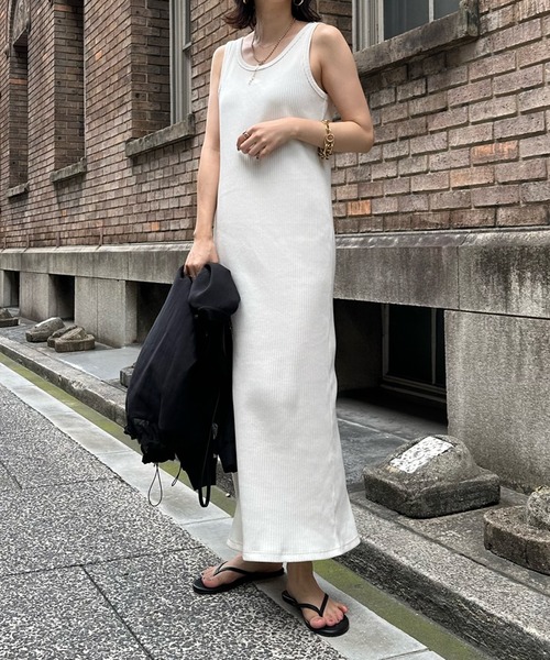 DouDou（ドゥドゥ）の「ランダムリブ2WAYタンクワンピース（ワンピース・レディース・オフホワイト/グレイッシュベージュ/ネイビー/ブラック・FREE）」の18枚目の写真