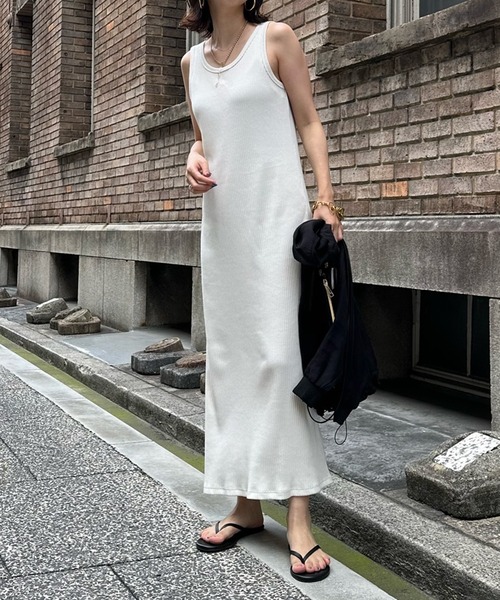 DouDou（ドゥドゥ）の「ランダムリブ2WAYタンクワンピース（ワンピース・レディース・オフホワイト/グレイッシュベージュ/ネイビー/ブラック・FREE）」の19枚目の写真