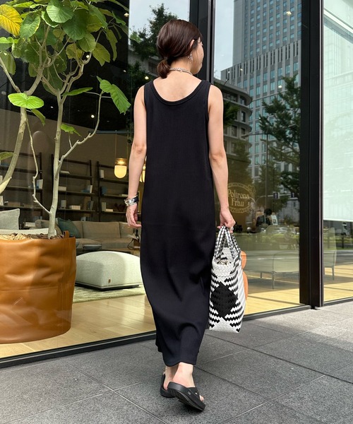 DouDou（ドゥドゥ）の「ランダムリブ2WAYタンクワンピース（ワンピース・レディース・オフホワイト/グレイッシュベージュ/ネイビー/ブラック・FREE）」の7枚目の写真