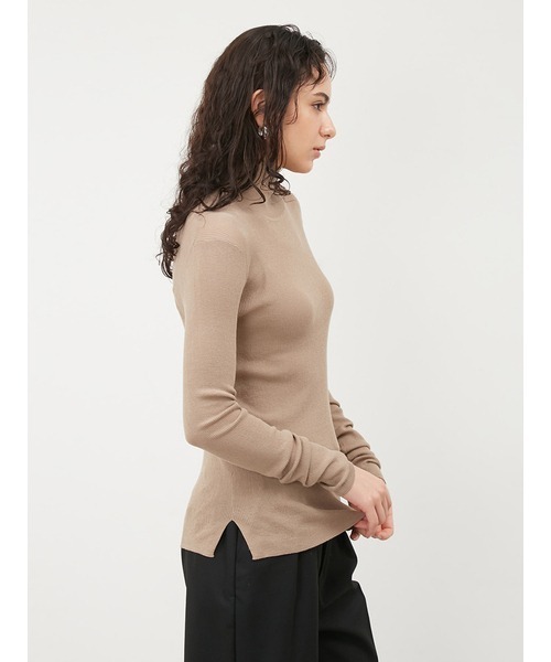 Mila Owen(ミラオーウェン)の「シアーリブタートルニットプルオーバー【ウォッシャブル/手洗い可能】(ニット/セーター・レディース・ベージュ/ホワイト/ブラック/グレー/ピンク・1/0)」の8枚目の写真