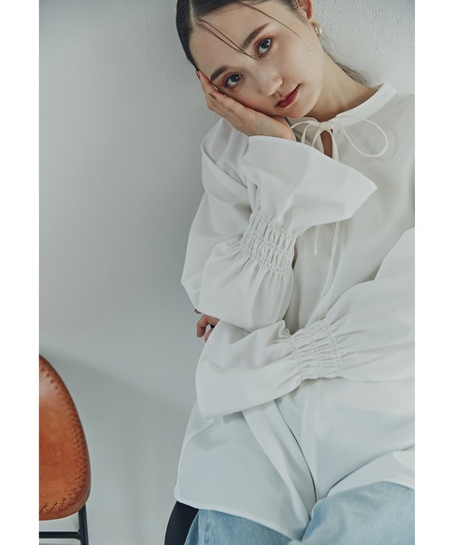 N.（N. Natural Beauty Basic）（エヌエヌナチュラルビューティーベーシック）の「◆ベルスリーブブラウス（シャツ/ブラウス・レディース・グレー系その他/ブルー系その他/オフホワイト・MEDIUM）」の2枚目の写真