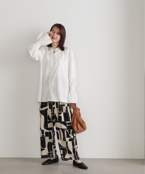 N.（N. Natural Beauty Basic）（エヌエヌナチュラルビューティーベーシック）の「◆ベルスリーブブラウス（シャツ/ブラウス・レディース・グレー系その他/ブルー系その他/オフホワイト・MEDIUM）」の8枚目の写真