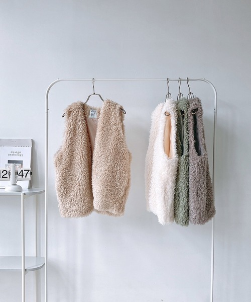 AS KNOW AS plus（アズノゥアズプラス）の「☆さらりとファーベスト（ベスト・レディース・アイボリー系/ライトグリーン系/アイボリー/ピンクベージュ/グレイッシュベージュ/モカ/ベージュ系/グリーン系/グレー系/ブルー系・FREE）」の18枚目の写真