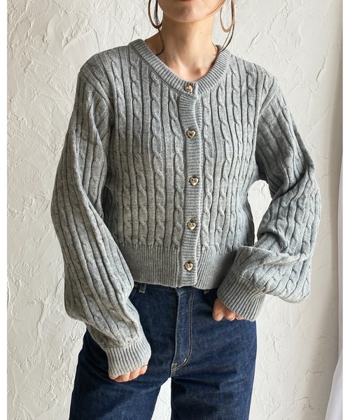 She's Closet（シーズクローゼット）の「長袖ショート丈ハートボタンケーブルニットカーディガン（カーディガン/ボレロ・レディース・杢グレー/アイボリー/ブラック・FREE）」の7枚目の写真