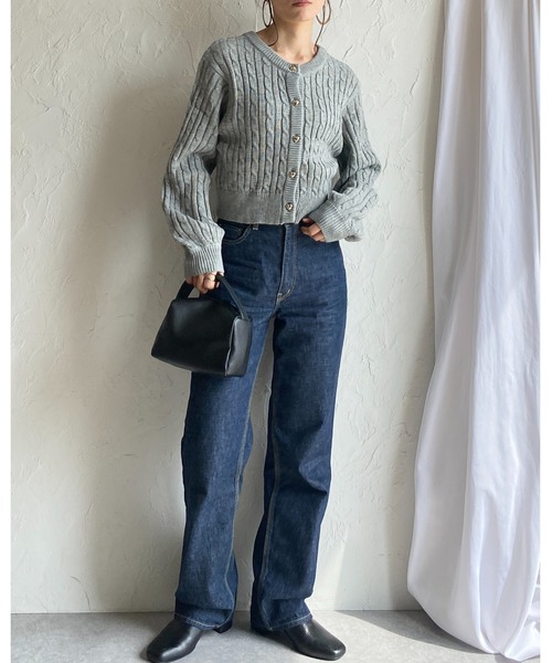 She's Closet（シーズクローゼット）の「長袖ショート丈ハートボタンケーブルニットカーディガン（カーディガン/ボレロ・レディース・杢グレー/アイボリー/ブラック・FREE）」の4枚目の写真
