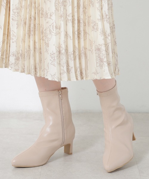 Honeys（ハニーズ）の「ポインテッドストレッチブーツ（ブーツ・レディース・グレイッシュベージュ/ブラック/アイボリー・L/S/M/LL）」の9枚目の写真