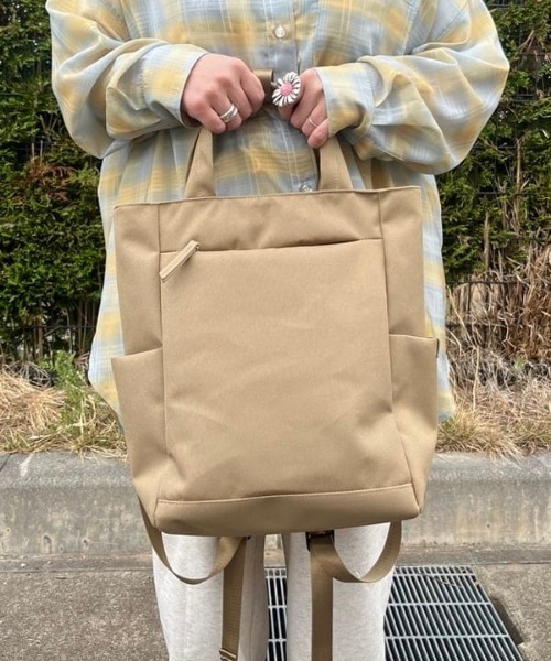 BEAMS HEART(ビームスハート)の「2WAY シンプルバックパック(A4サイズ収納可能)(バックパック/リュック・レディース・ライトグレー/ブラック/オリーブ/サックスブルー/ベージュ/ブラウン・ONE SIZE)」の8枚目の写真