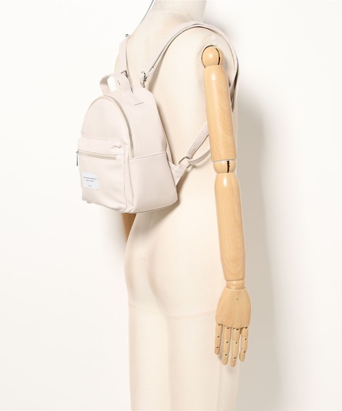 ALTROSE（アルトローズ）の「ミニリュック シンプル フェイクレザー 合皮 シード（バックパック/リュック・レディース・ブラック系/ブラック/アイボリー/シルバー/グレー/カーキ・FREE）」の10枚目の写真
