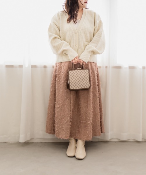 CLETTE(クレット)の「ポケット付きスポンジニットカーディガン(カーディガン/ボレロ・レディース・アイボリー/ラベンダー/ブルー・3L/LL/4L)」の4枚目の写真