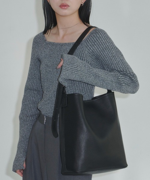 Aunt Marie's(アントマリーズ)の「ワンハンドルシンプルショルダー/ポーチ付き(ショルダーバッグ・レディース・ブラック/ベージュ・FREE)」の5枚目の写真