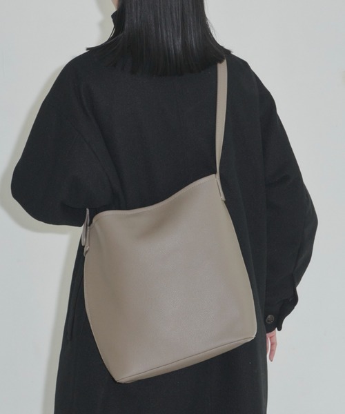Aunt Marie's(アントマリーズ)の「ワンハンドルシンプルショルダー/ポーチ付き(ショルダーバッグ・レディース・ブラック/ベージュ・FREE)」の20枚目の写真