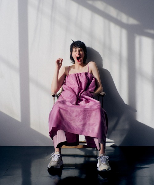 未使用♡emmi カットコンビ撥水ナイロンワンピース　0サイズ　 エミ emmi（エミ）の「【emmi atelier】ナイロンキャミワンピース