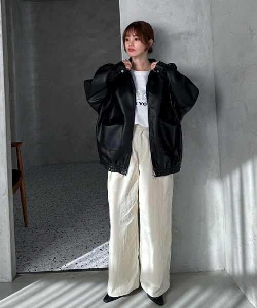 feepur（フェピュール）の「レザーライクビッグブルゾン（ブルゾン・レディース・ブラック・MEDIUM）」の4枚目の写真