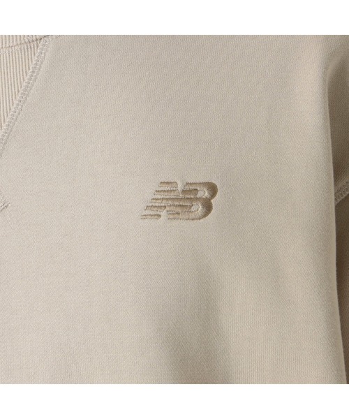 NEW BALANCE(ニューバランス)の「Athletics スウェットクルー(スウェット・メンズ・ヘザーグレー/ブラック/ライトベージュ・SMALL/MEDIUM/LARGE/X-LARGE/XX-LARGE)」の16枚目の写真