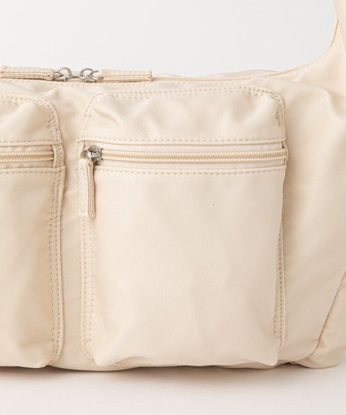 COLONY 2139（コロニートゥーワンスリーナイン）の「撥水BIGショルダーバッグ（ショルダーバッグ・レディース・アイボリー/ブラック・FREE）」の9枚目の写真