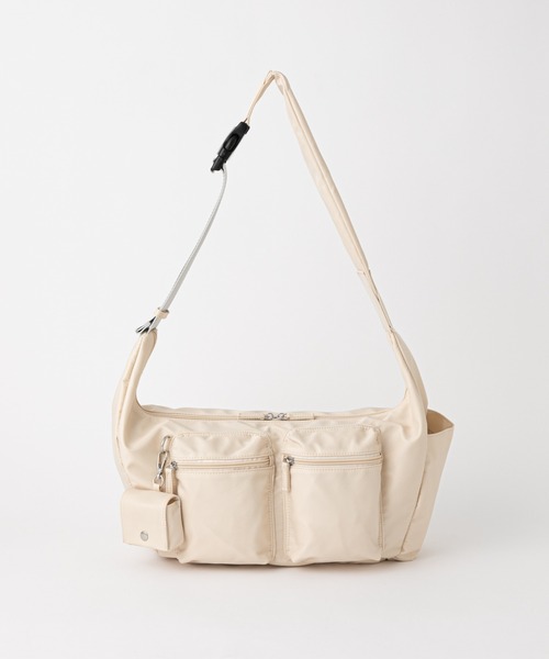 COLONY 2139（コロニートゥーワンスリーナイン）の「撥水BIGショルダーバッグ（ショルダーバッグ・レディース・アイボリー/ブラック・FREE）」の6枚目の写真