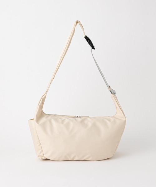 COLONY 2139（コロニートゥーワンスリーナイン）の「撥水BIGショルダーバッグ（ショルダーバッグ・レディース・アイボリー/ブラック・FREE）」の8枚目の写真