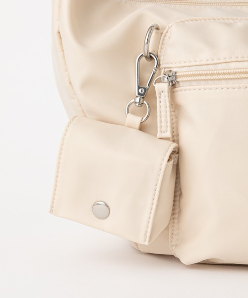 COLONY 2139（コロニートゥーワンスリーナイン）の「撥水BIGショルダーバッグ（ショルダーバッグ・レディース・アイボリー/ブラック・FREE）」の16枚目の写真