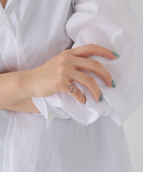 JUSTINE CLENQUET(ジュスティーヌクランケ)の「【JUSTINE CLENQUET/ジャスティーヌ クランケ】JUNO PINK MID-RING:リング(リング・レディース・ピンク・FREE)」の2枚目の写真