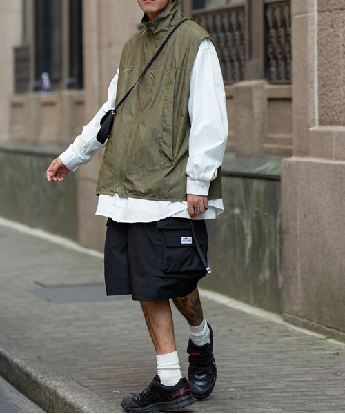 NEW GENTLEMAN(ニュージェントルマン)の「オーリー スタンドネック バルーンビッグベスト(ベスト・メンズ・ブラック/オリーブ・M/L)」の12枚目の写真