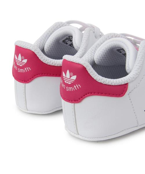 green label relaxing(グリーンレーベルリラクシング)の「adidas(アディダス)スタンスミス クリブ11(ベビーシューズ/ベビーソックス・キッズ・ホワイト/ピンク・11cm)」の7枚目の写真