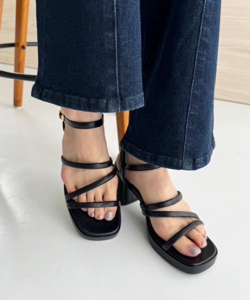 one after another NICE CLAUP（ワンアフターアナザーナイスクラップ）の「ストーム付きストラップサンダル（サンダル・レディース・ブラック/アイボリー・L/M/S）」の8枚目の写真