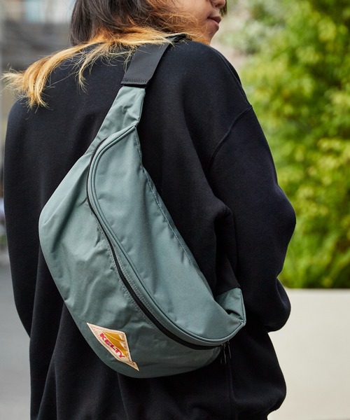 KELTY（ケルティ）の「KELTY/ケルティ BIG FANNY ボディバッグ 2026年春夏（ボディバッグ/ウエストポーチ・メンズ・ブラック/オリーブ/セージグリーン/モカ/ネイビー/マスタード/タン/キャメル/グレー・ONE SIZE）」の2枚目の写真