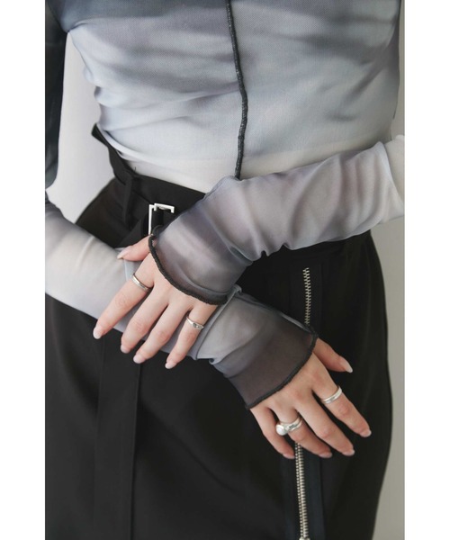 Solace（ソレイス）の「ニュアンス柄シアーロングスリーブトップス（Tシャツ/カットソー・レディース・ベージュ/オレンジ/ブラック/ネイビー/イエロー・FREE）」の20枚目の写真