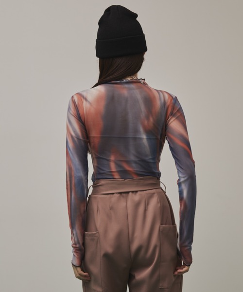 Solace（ソレイス）の「ニュアンス柄シアーロングスリーブトップス（Tシャツ/カットソー・レディース・ベージュ/オレンジ/ブラック/ネイビー/イエロー・FREE）」の15枚目の写真