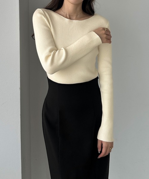 Louere（ルエレ）の「厚手ボートネック長袖リブニット（ニット/セーター・レディース・ブラック/アイボリー/グレイッシュベージュ・SMALL/MEDIUM/LARGE）」の7枚目の写真