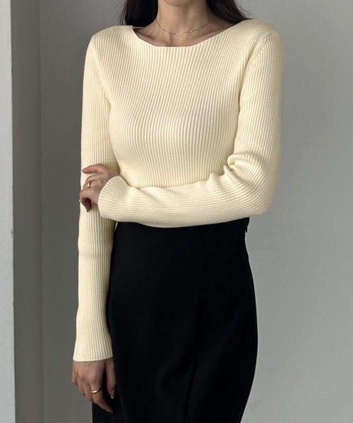 Louere（ルエレ）の「厚手ボートネック長袖リブニット（ニット/セーター・レディース・ブラック/アイボリー/グレイッシュベージュ・SMALL/MEDIUM/LARGE）」の9枚目の写真