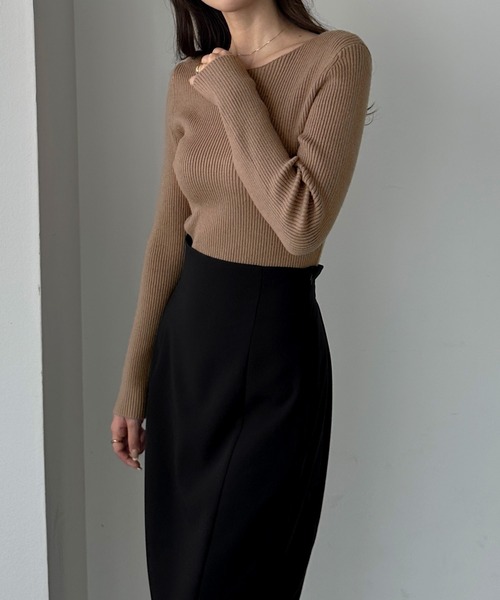 Louere（ルエレ）の「厚手ボートネック長袖リブニット（ニット/セーター・レディース・ブラック/アイボリー/グレイッシュベージュ・SMALL/MEDIUM/LARGE）」の21枚目の写真