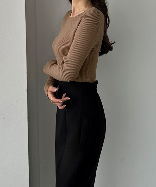 Louere（ルエレ）の「厚手ボートネック長袖リブニット（ニット/セーター・レディース・ブラック/アイボリー/グレイッシュベージュ・SMALL/MEDIUM/LARGE）」の22枚目の写真