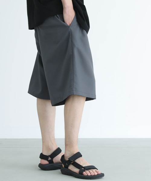 n'OrLABEL(ノアールレーベル)の「ベーシックワイドハーフパンツ(その他パンツ・メンズ・ブラック/グレイッシュブルー・M/L/XL)」の4枚目の写真