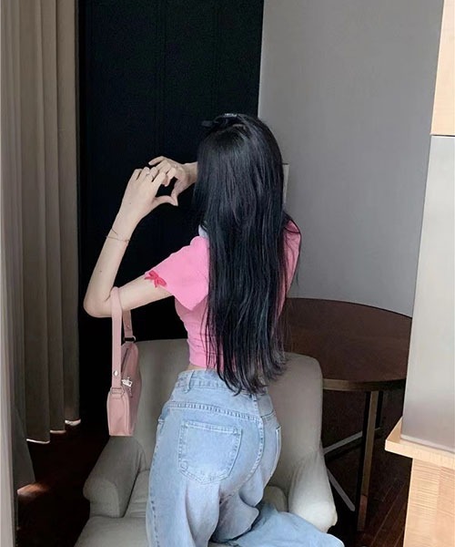 gossip!ロサンゼルス(ゴシップロサンゼルス)の「リボンパイピング U ネック半袖クロップドトップス リブ素材 フィット ショート丈 T シャツ レディース(Tシャツ/カットソー・レディース・ピンク/ブラック・M/S)」の13枚目の写真