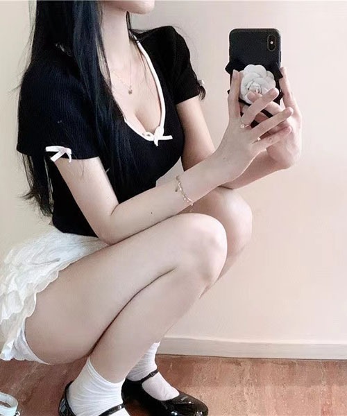 gossip!ロサンゼルス(ゴシップロサンゼルス)の「リボンパイピング U ネック半袖クロップドトップス リブ素材 フィット ショート丈 T シャツ レディース(Tシャツ/カットソー・レディース・ピンク/ブラック・M/S)」の18枚目の写真