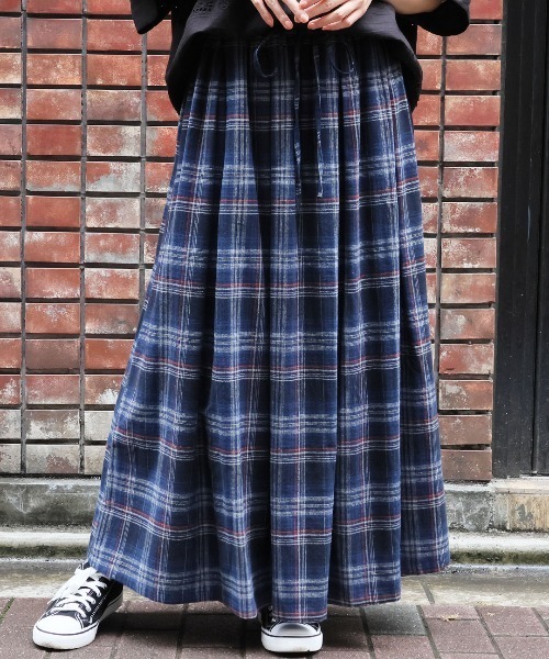 チチカカ（チチカカ）の「起毛コットンチェックスカート【大きいサイズ】（スカート・レディース・グリーン/イエロー/ネイビー・3L）」の2枚目の写真